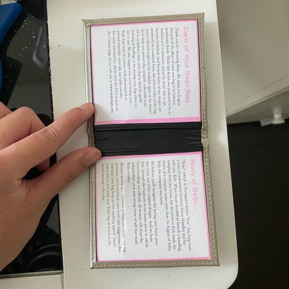 Beijo Silver Wallet/ Cardholder - Picture 2 of 3